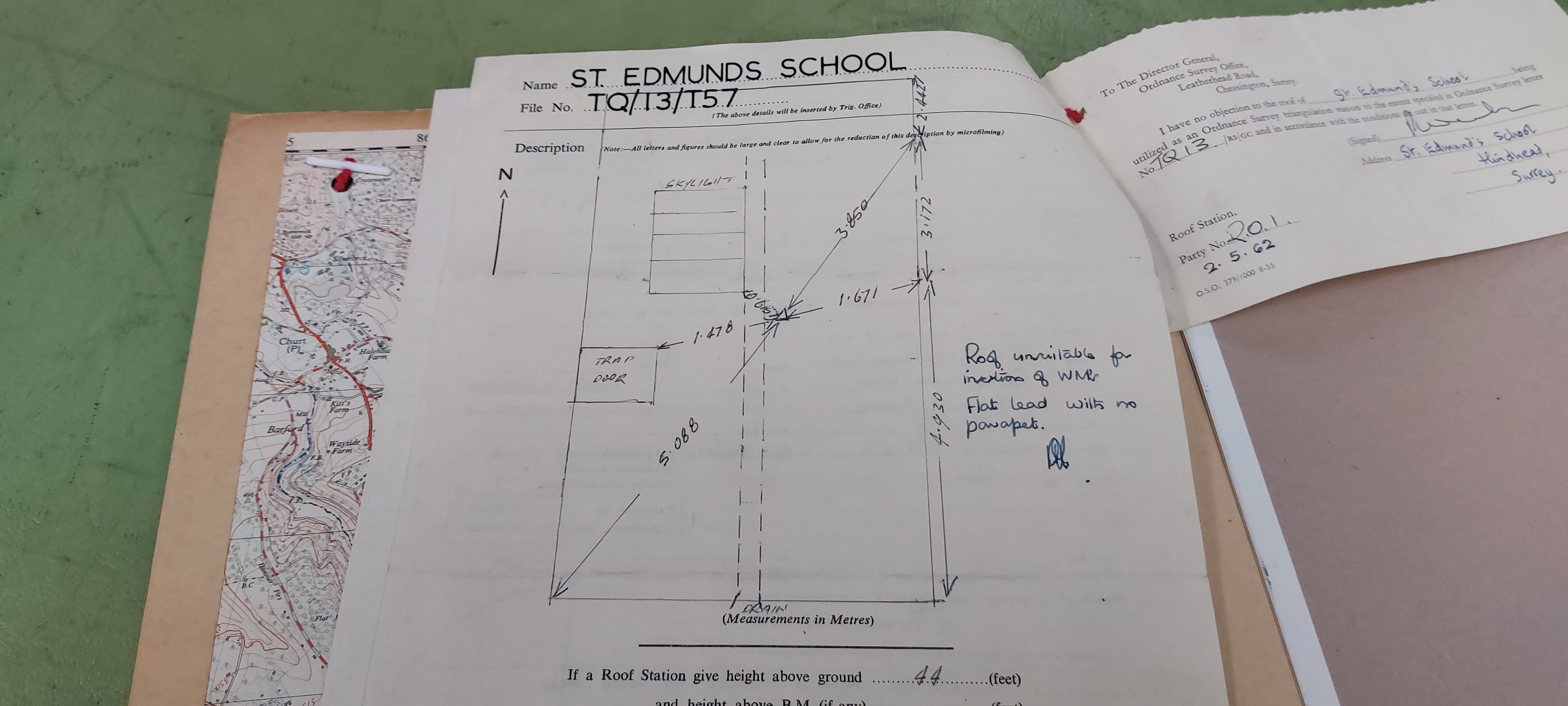 File:Surrey-TP23957-StEdmundsSchool-Bolt.jpg