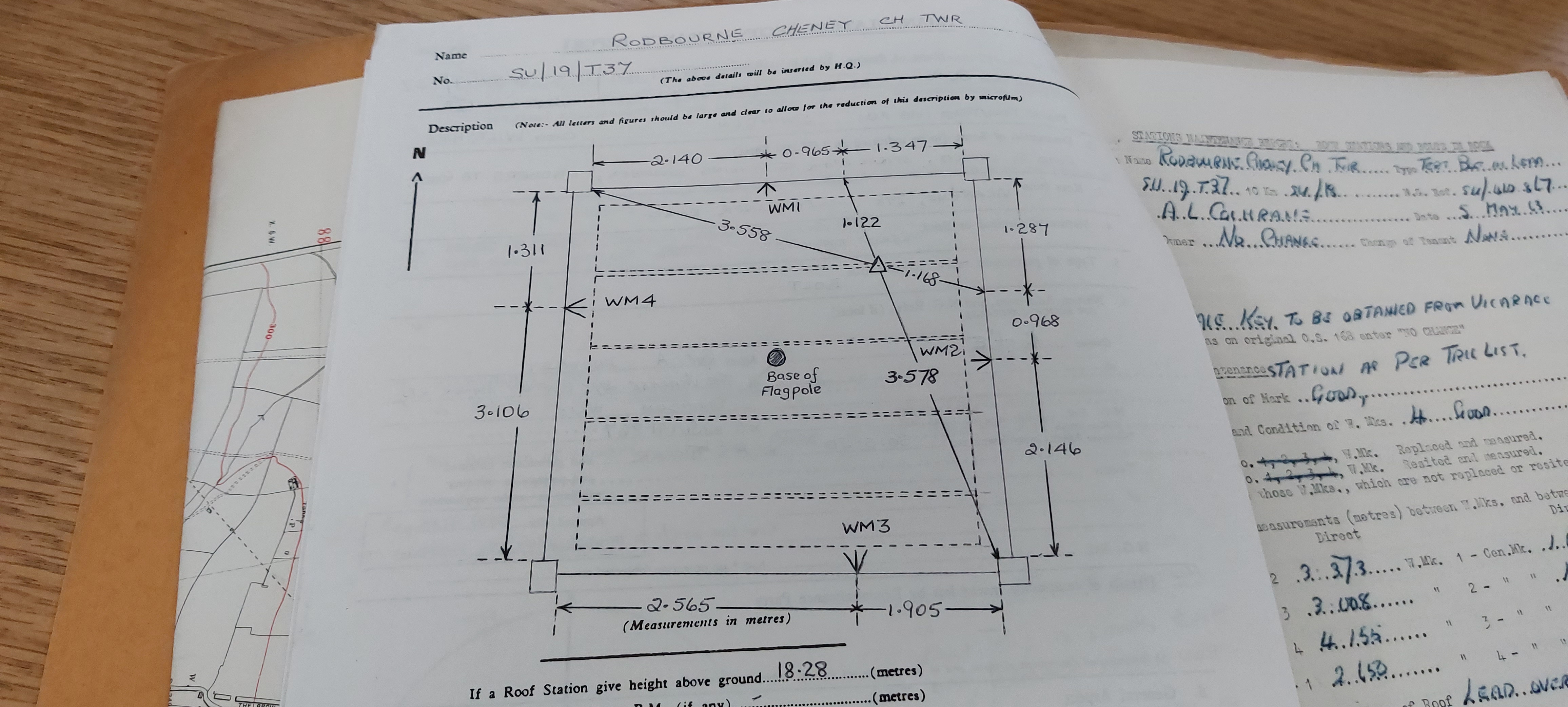 File:Wilts-TP12127-RodbourneCheneyChTwr-Bolt1.jpg