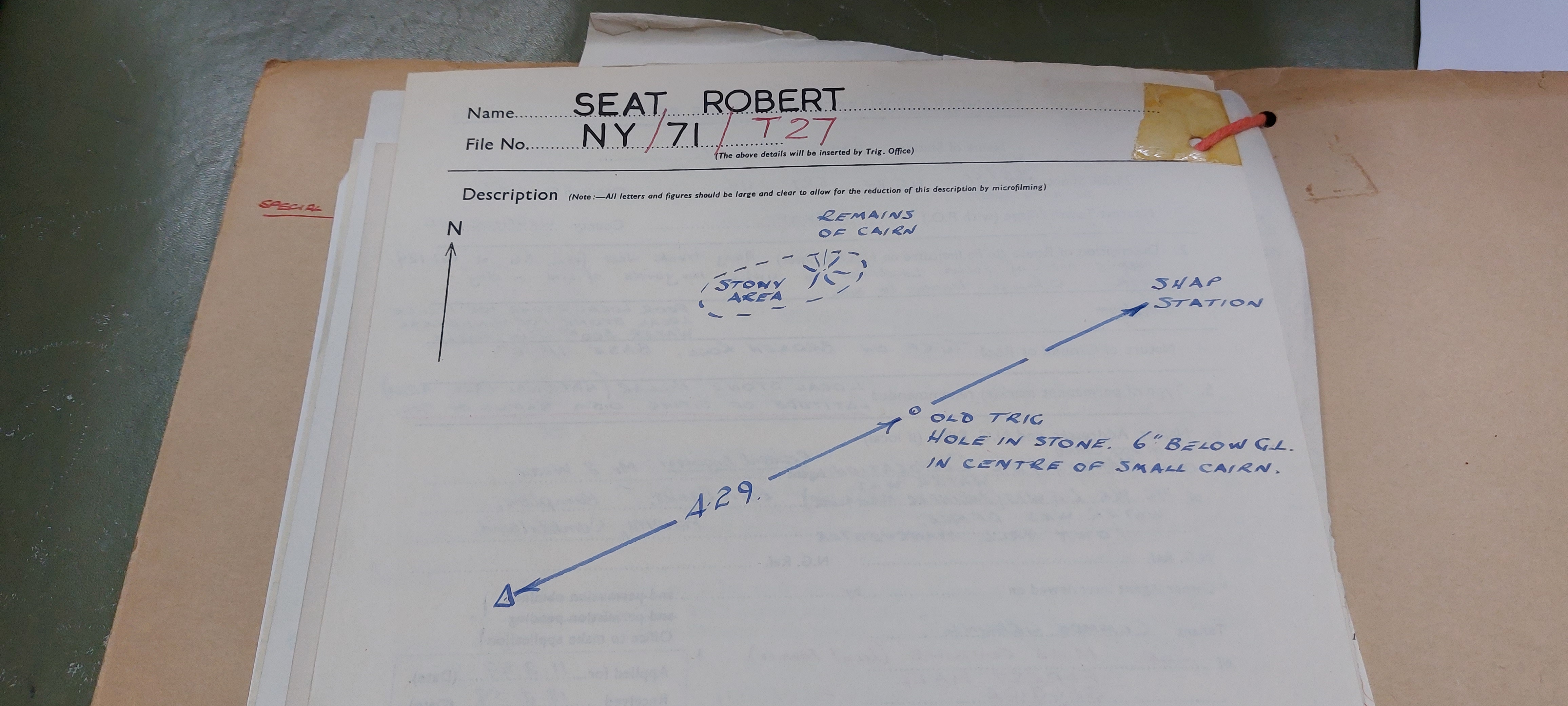 File:Cumbria-TP7368-SeatRobert-ConcreteRing1.jpg