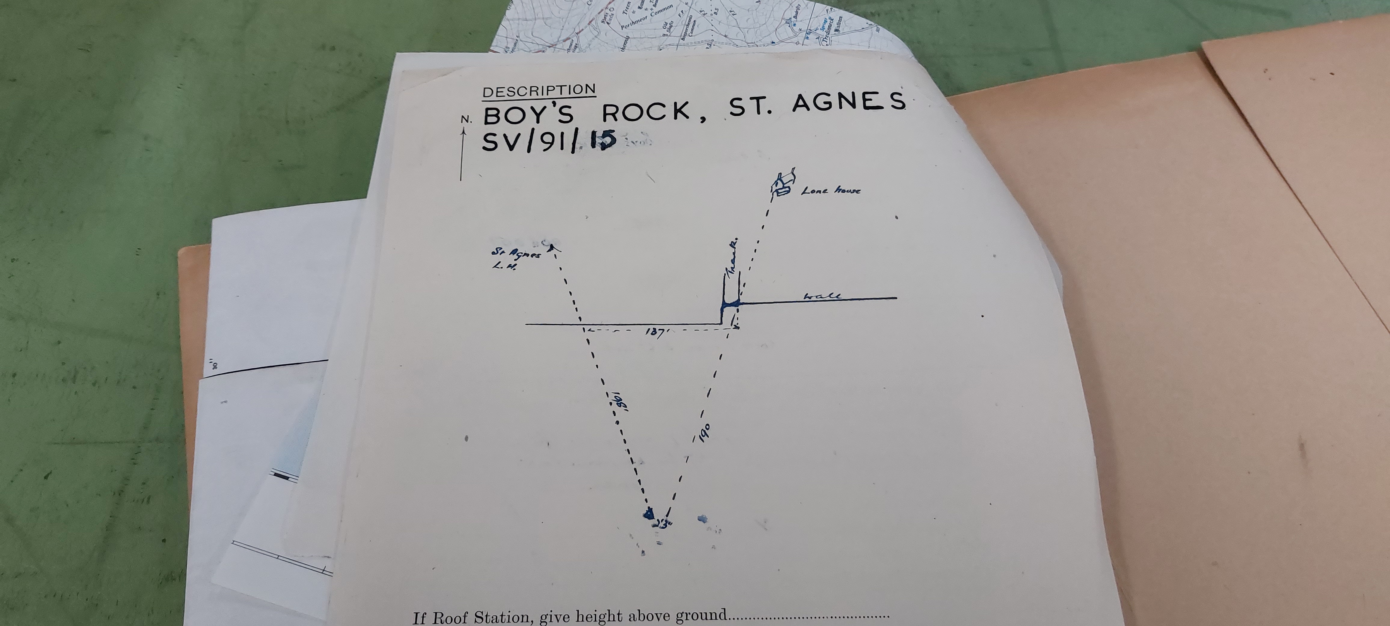 File:IslesOfScilly-TP21616-BoysRock(St Agnes)-Bolt.jpg