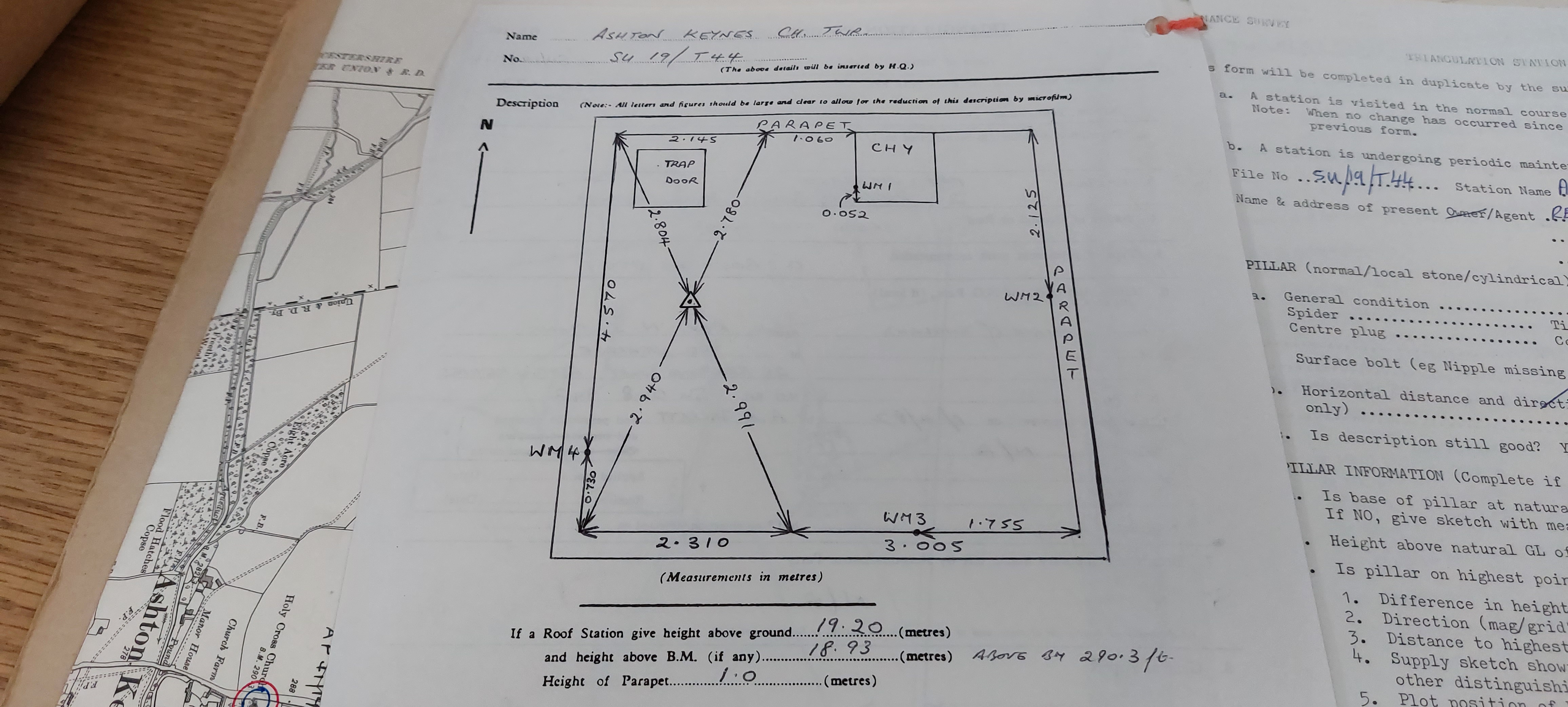 File:Wilts-TP12039-AshtonKeynesChTwr-Bolt1.jpg